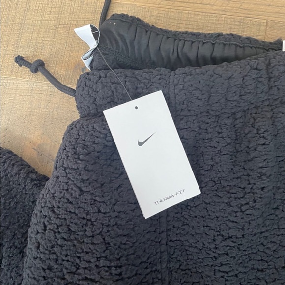 Women’s Plus Size Sherpa Full Length Jogger - Picture 3 of 4